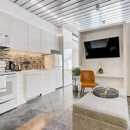 Kcm Mikros Smart Apartments 7